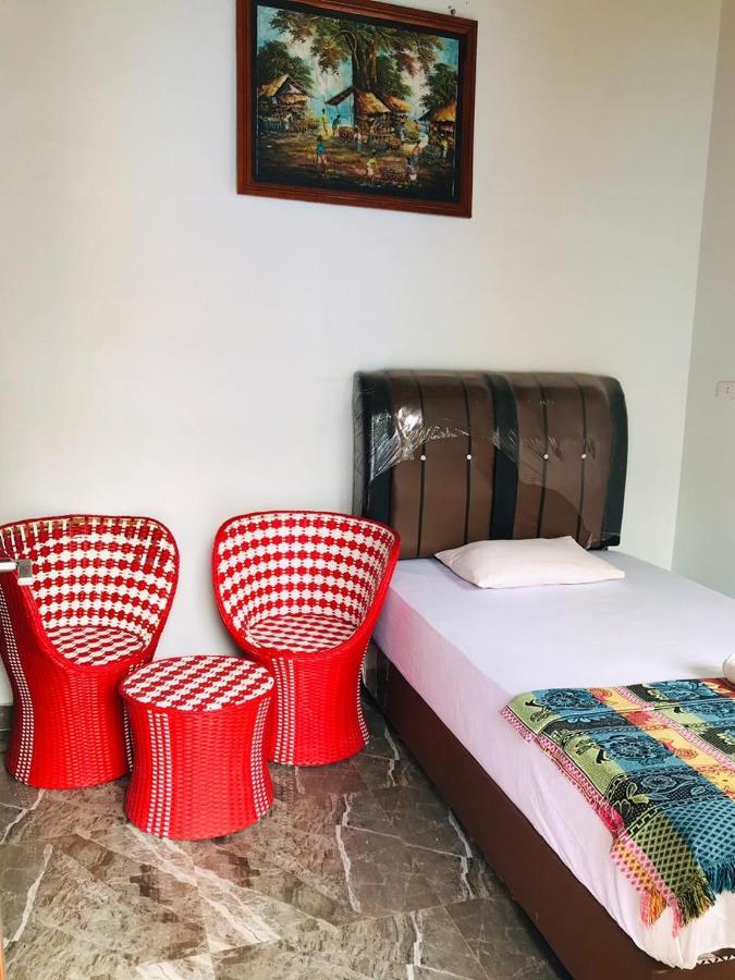 Thomas' Retreat Bukit Lawang Hotell Rum bild