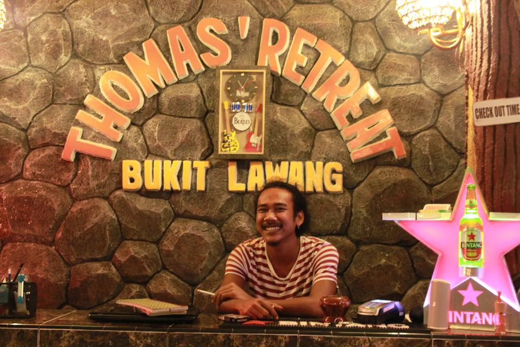 Thomas' Retreat Bukit Lawang Hotell Exteriör bild