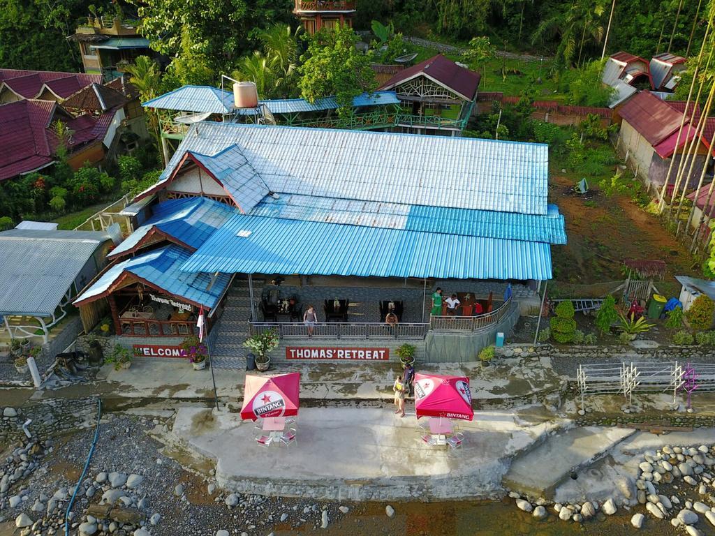 Thomas' Retreat Bukit Lawang Hotell Exteriör bild